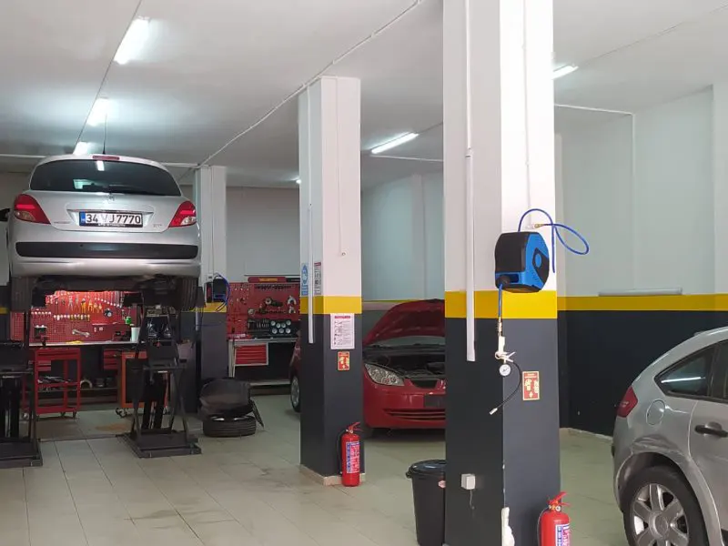 Karşıyaka Oto Servis